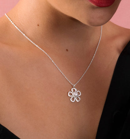 COLLAR FLOR FRESA SILVESTRE